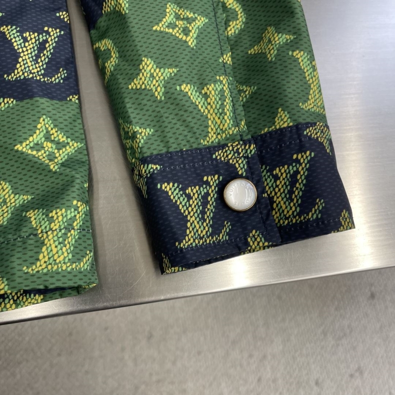 l0vis Vvtt0n outwear